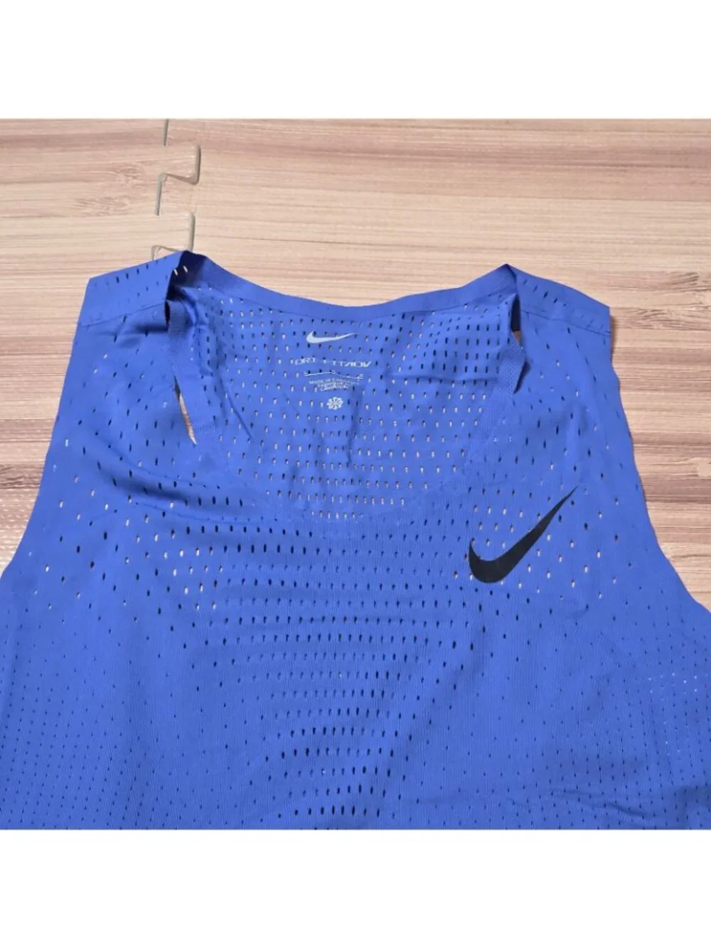 Nike AeroSwift Men's Dri-FIT ADV Running Singlet Size Large FN4231-411 - Picture 5 of 10